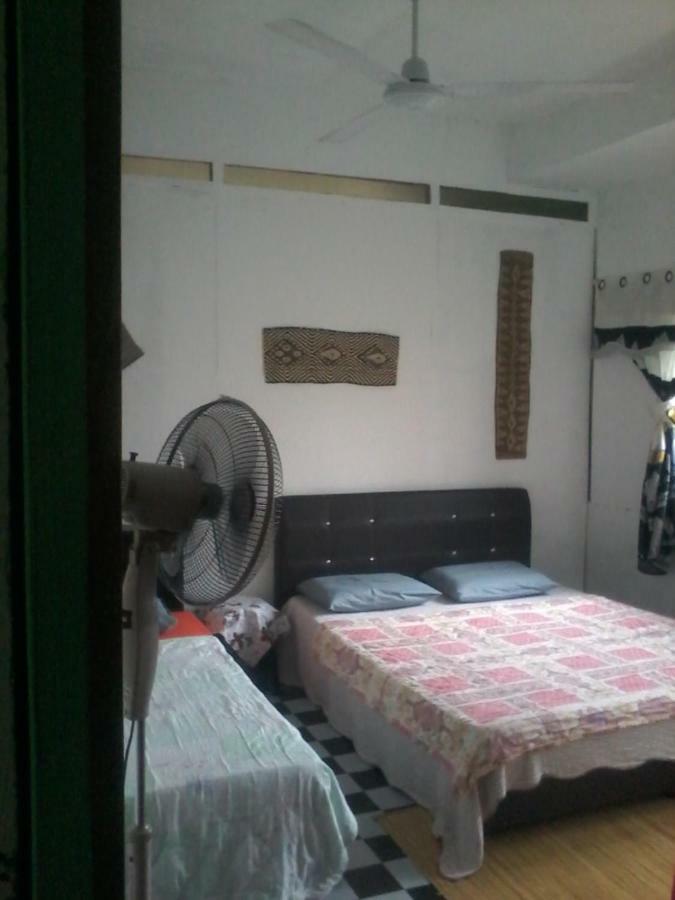 Mulu D Cave Homestay Екстер'єр фото