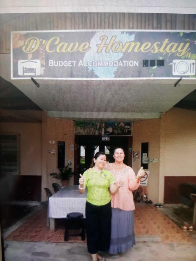 Mulu D Cave Homestay Екстер'єр фото