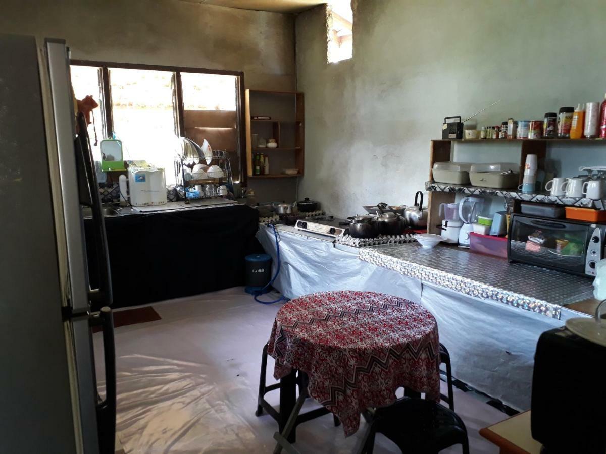 Mulu D Cave Homestay Екстер'єр фото