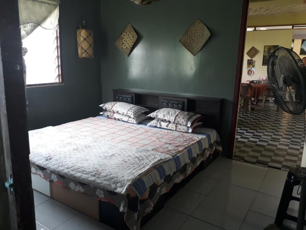 Mulu D Cave Homestay Екстер'єр фото
